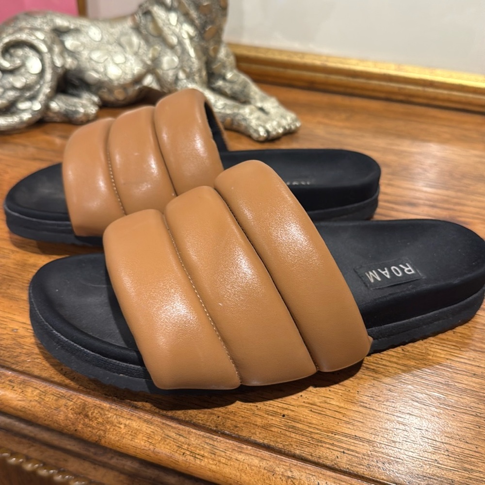 ROAM puffy Sandals tan